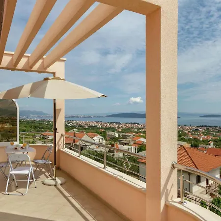 Beautiful In Between Split And Trogir Apartment *
