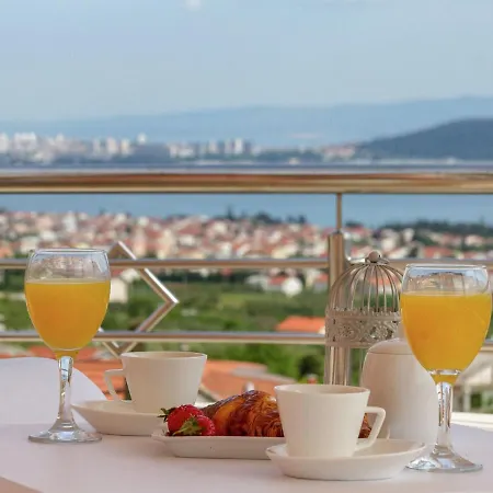 Beautiful In Between Split And Trogir Apartment Kastel Stari