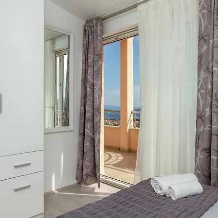 Beautiful In Between Split And Trogir Apartment *
