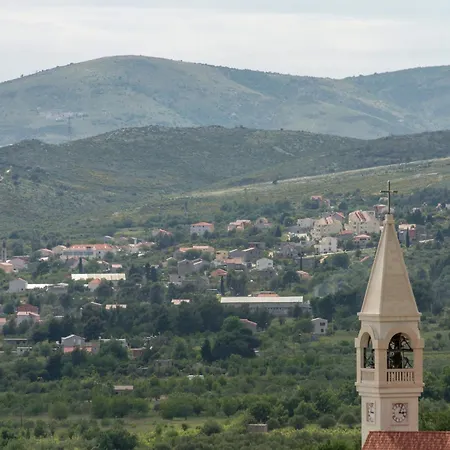 Beautiful In Between Split And Trogir Kaštel Stari